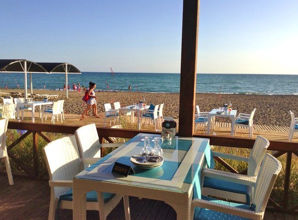 Strandrestaurant am öffentlichen Strand